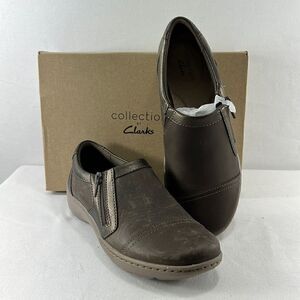 Clarks Cora Giny Cushioned Zip Loafer Flats Taupe size 5.5 M